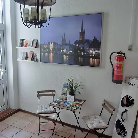 1-zimmer-apartment-1-im-1-obergeschoss דירה *